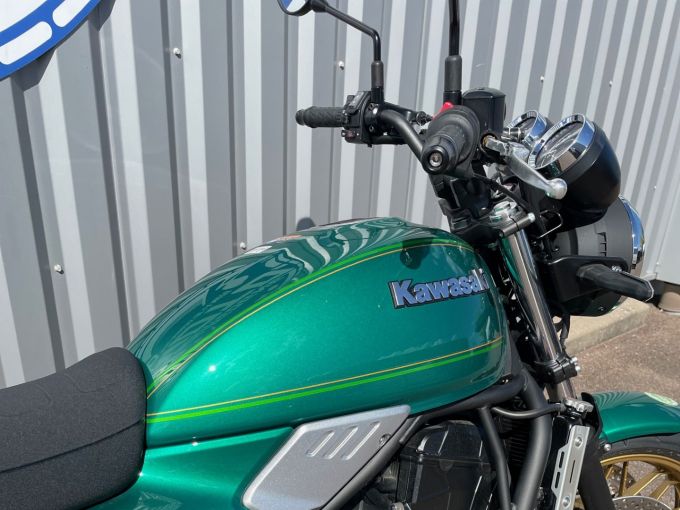 KAWASAKI Z 650 RS 4