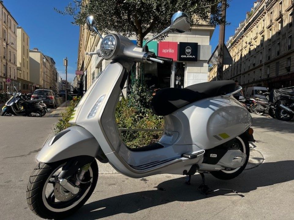 VESPA PRIMAVERA 125 4