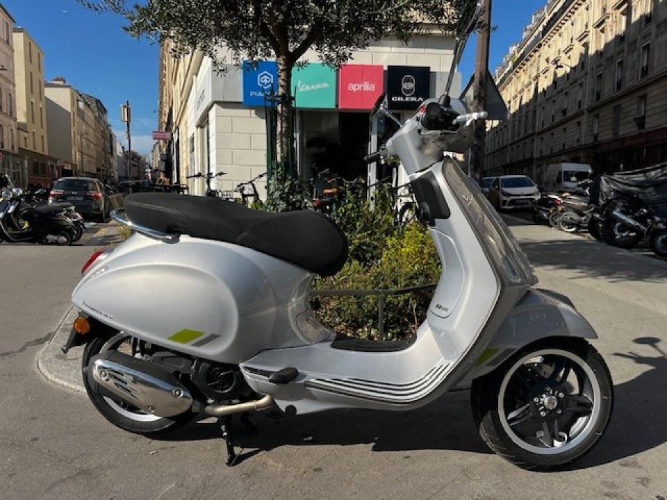VESPA PRIMAVERA 125 4