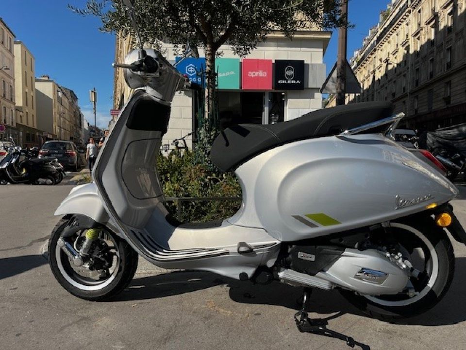 VESPA PRIMAVERA 125 4