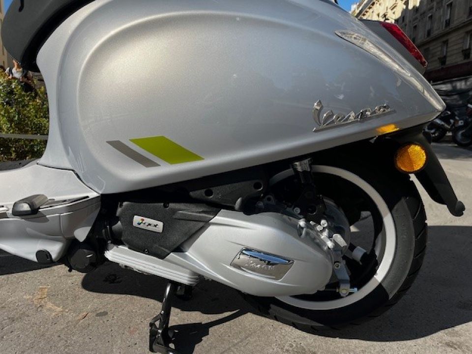 VESPA PRIMAVERA 125 4