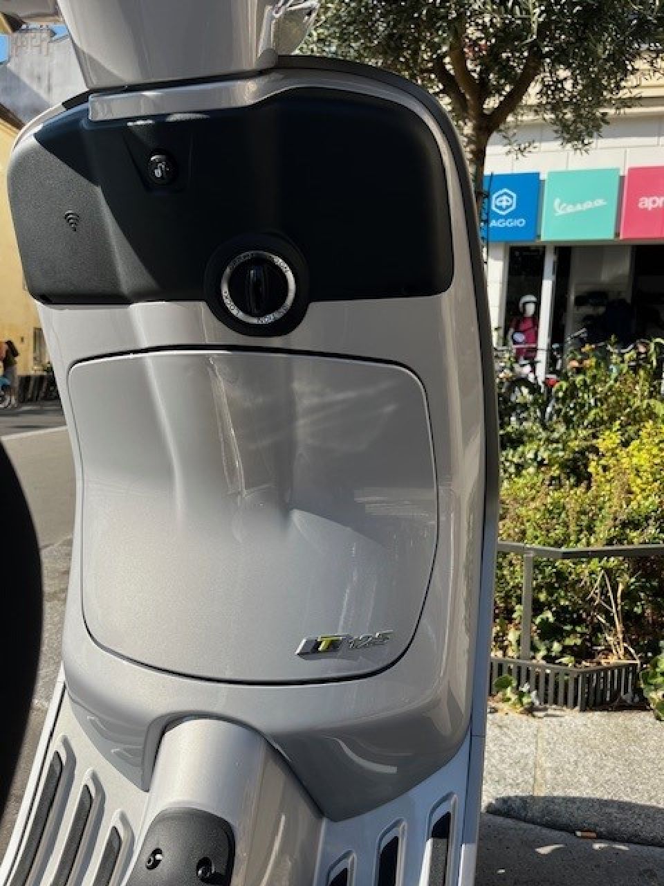 VESPA PRIMAVERA 125 4