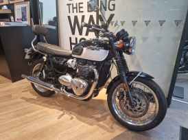 TRIUMPH BONNEVILLE T120 - 2025