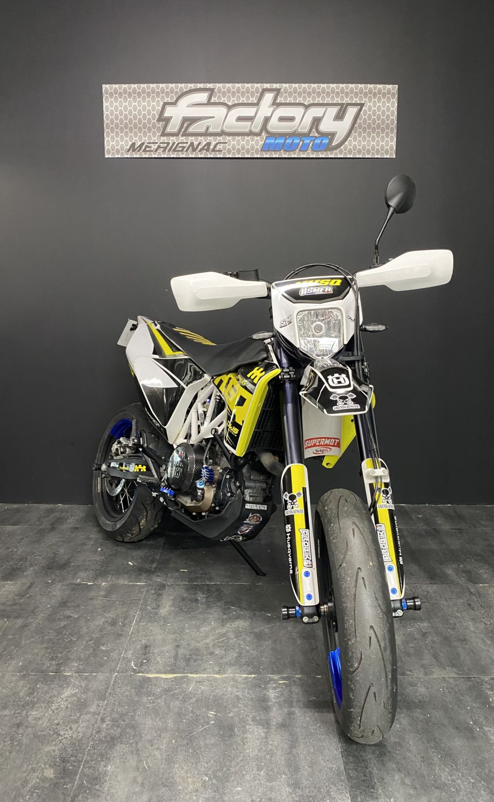 HUSQVARNA 701 SUPERMOTO 4