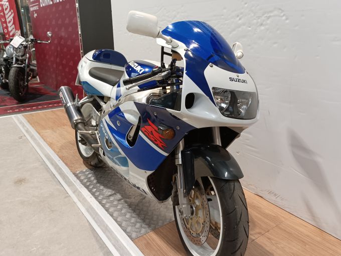 SUZUKI GSX-R 750 4