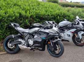 CF MOTO 675 SR-R - 2025