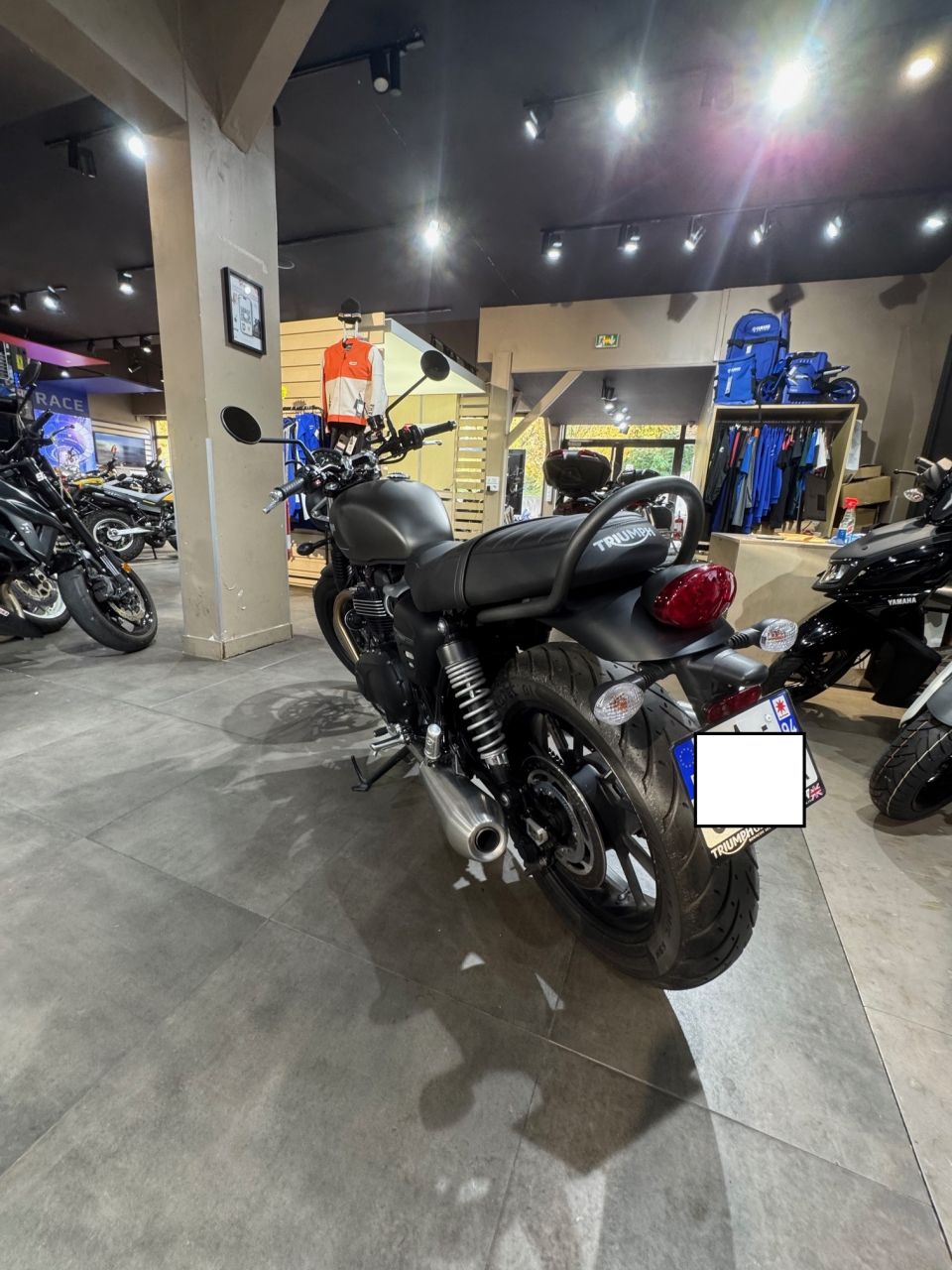 TRIUMPH STREET TWIN  900 4