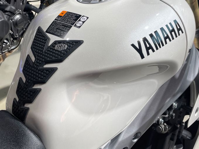 YAMAHA XSR 900 GP 4