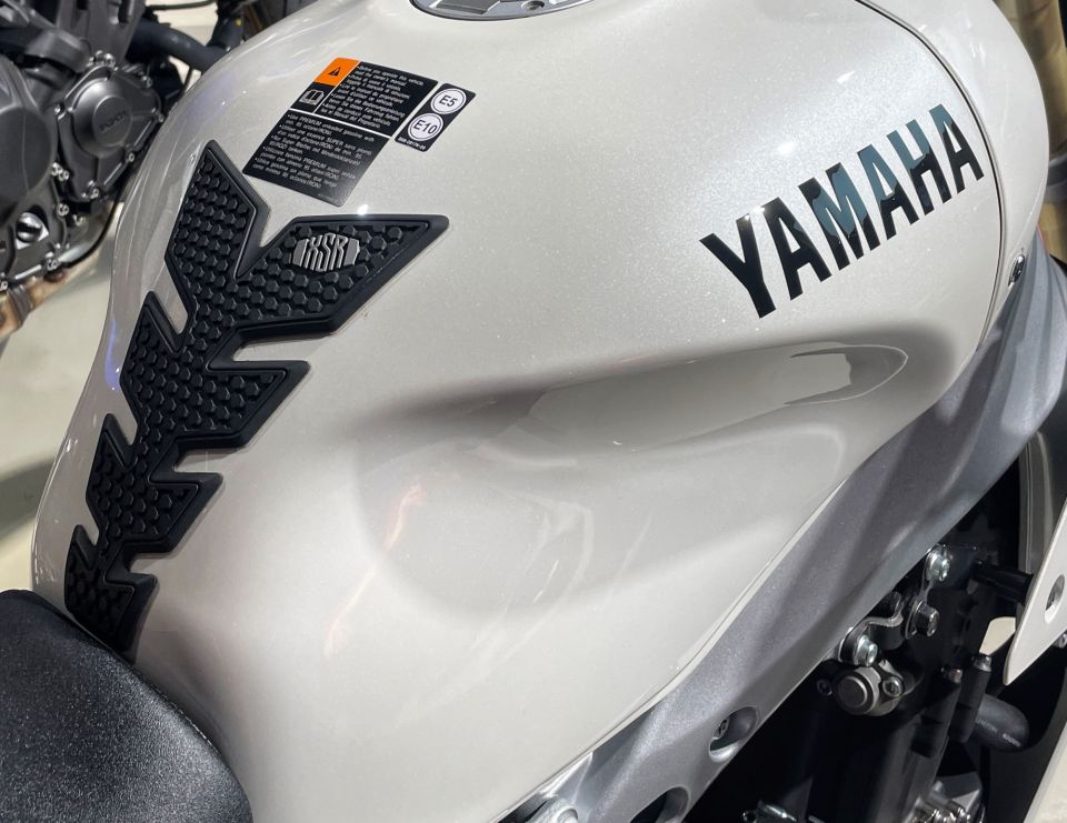 YAMAHA XSR 900 GP 4