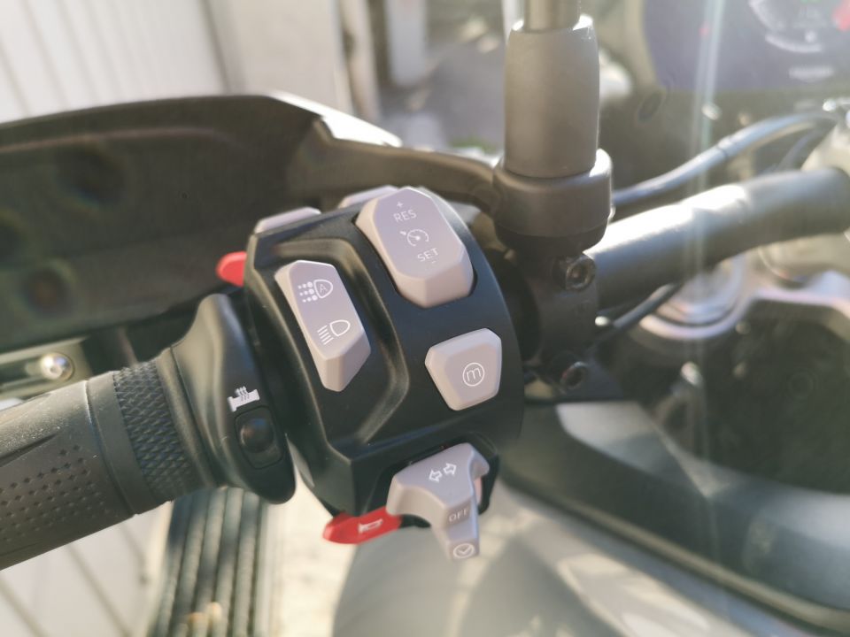 TRIUMPH Tiger 900 GT PRO 4