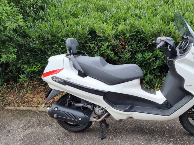 PIAGGIO XEVO 125 4