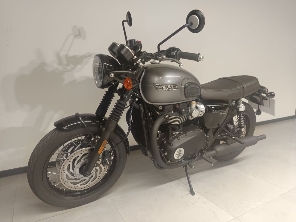 TRIUMPH Bonneville T120 Black 4