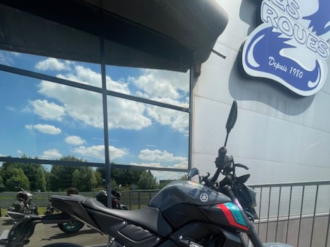 YAMAHA MT-125 ABS 4