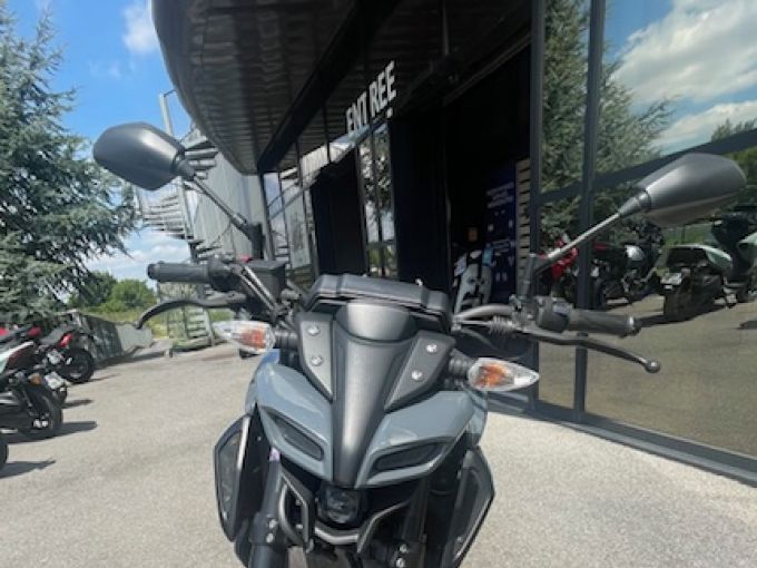 YAMAHA MT-125 ABS 4