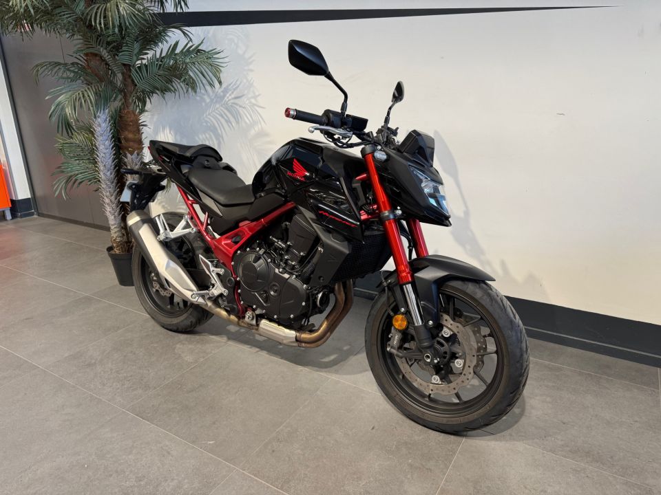 HONDA CB 750 HORNET 4