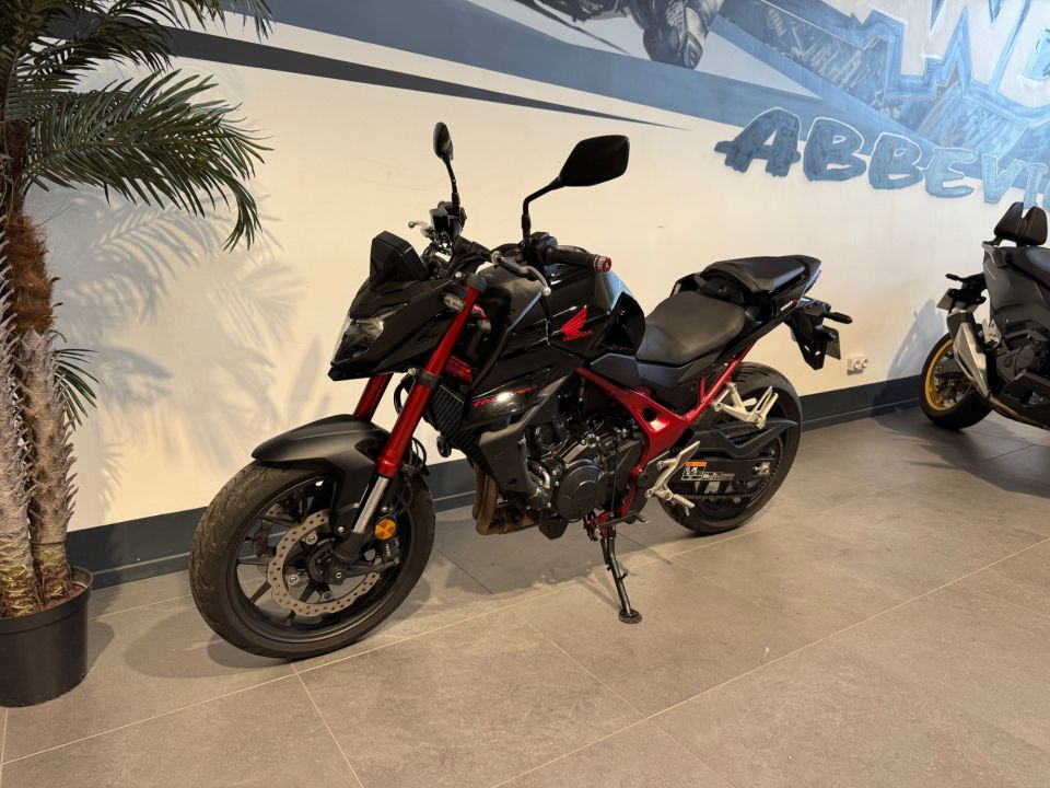 HONDA CB 750 HORNET 4