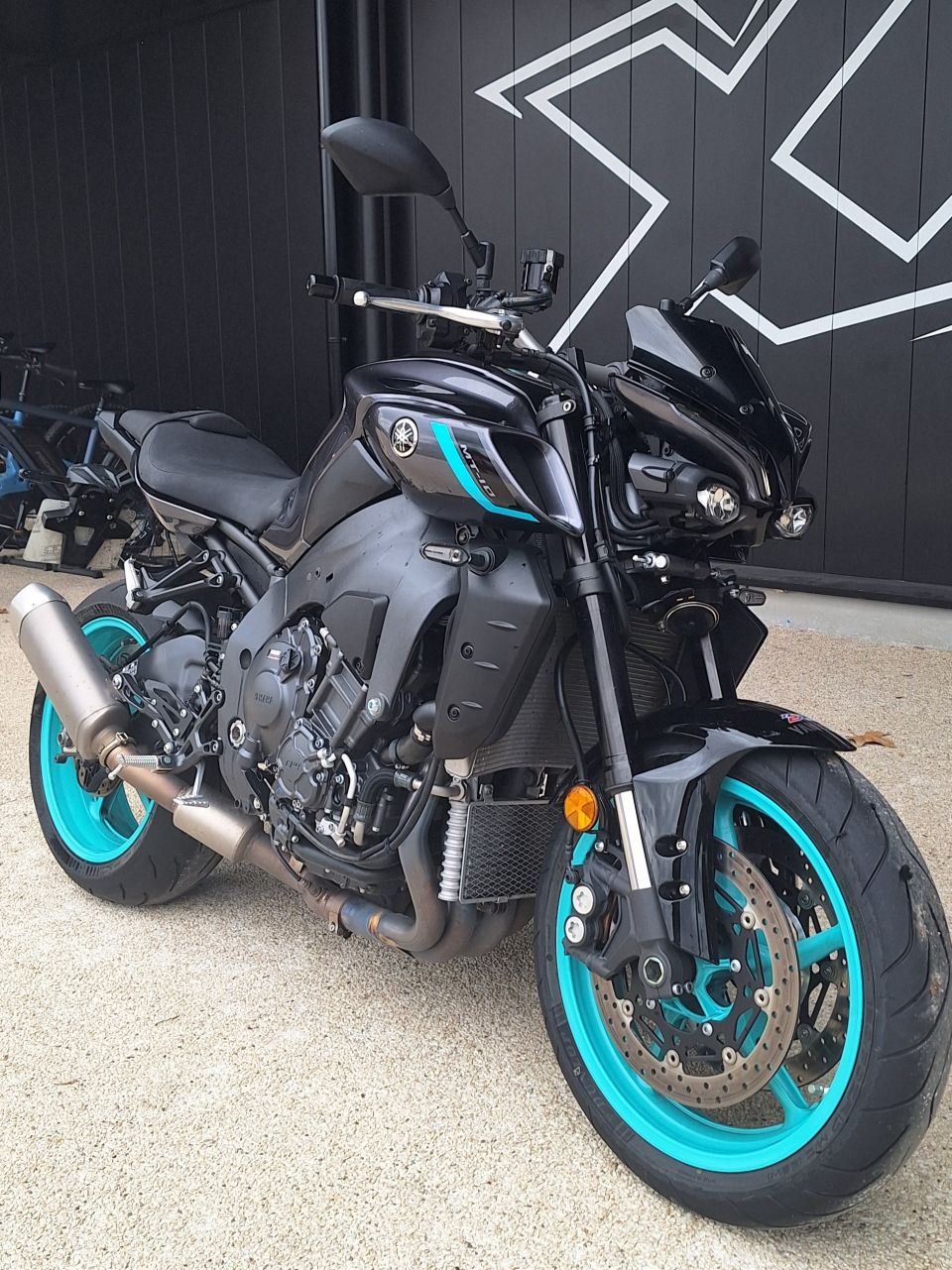YAMAHA MT-10 4