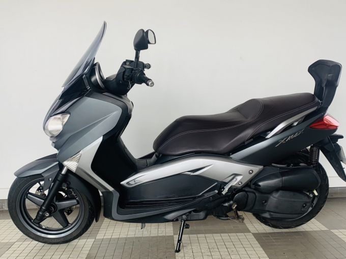 YAMAHA X-MAX 125 4