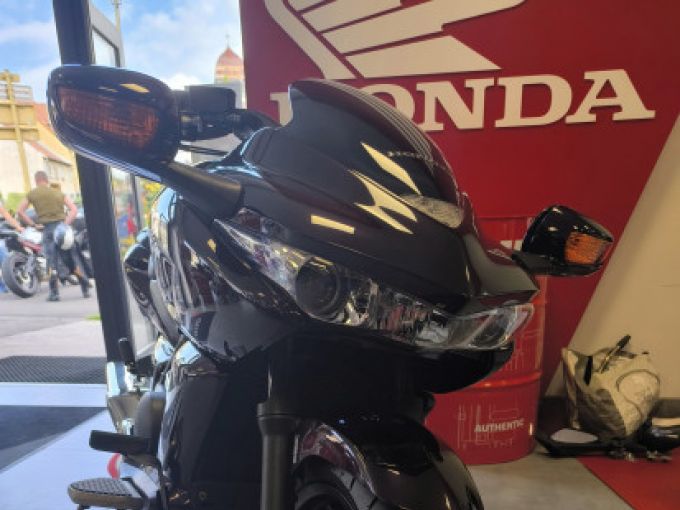 HONDA DN-01 700 4