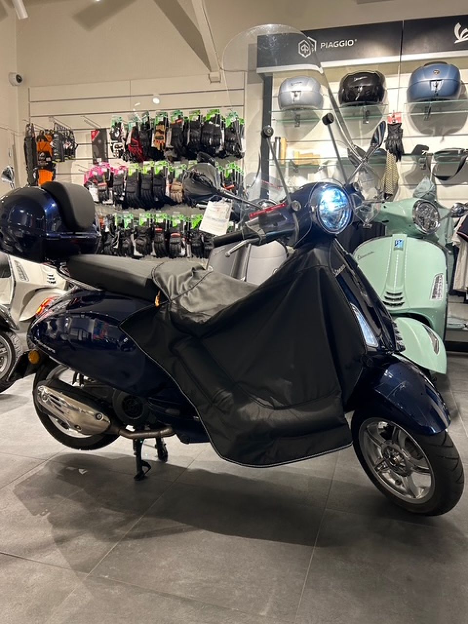 VESPA PRIMAVERA 125 4