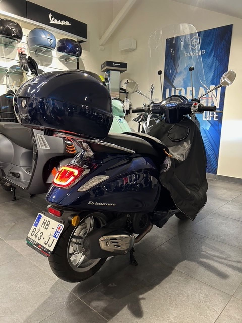 VESPA PRIMAVERA 125 4