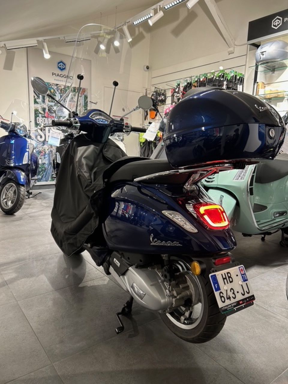 VESPA PRIMAVERA 125 4