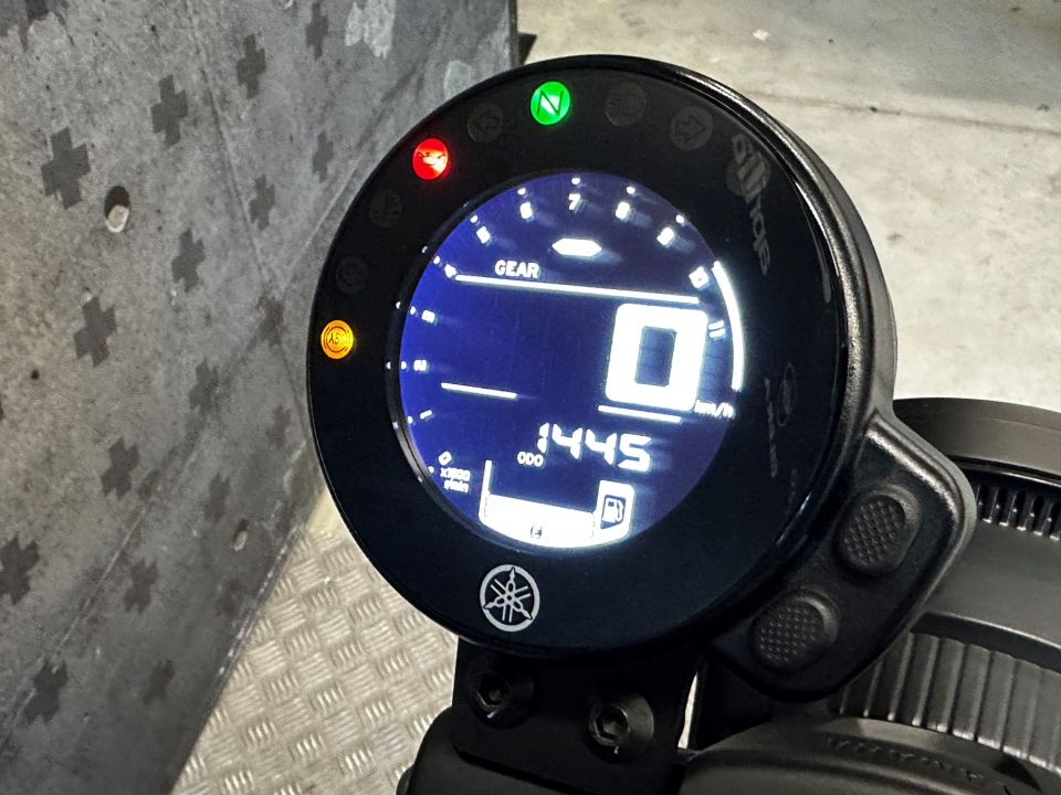 YAMAHA XSR 700 ABS 4