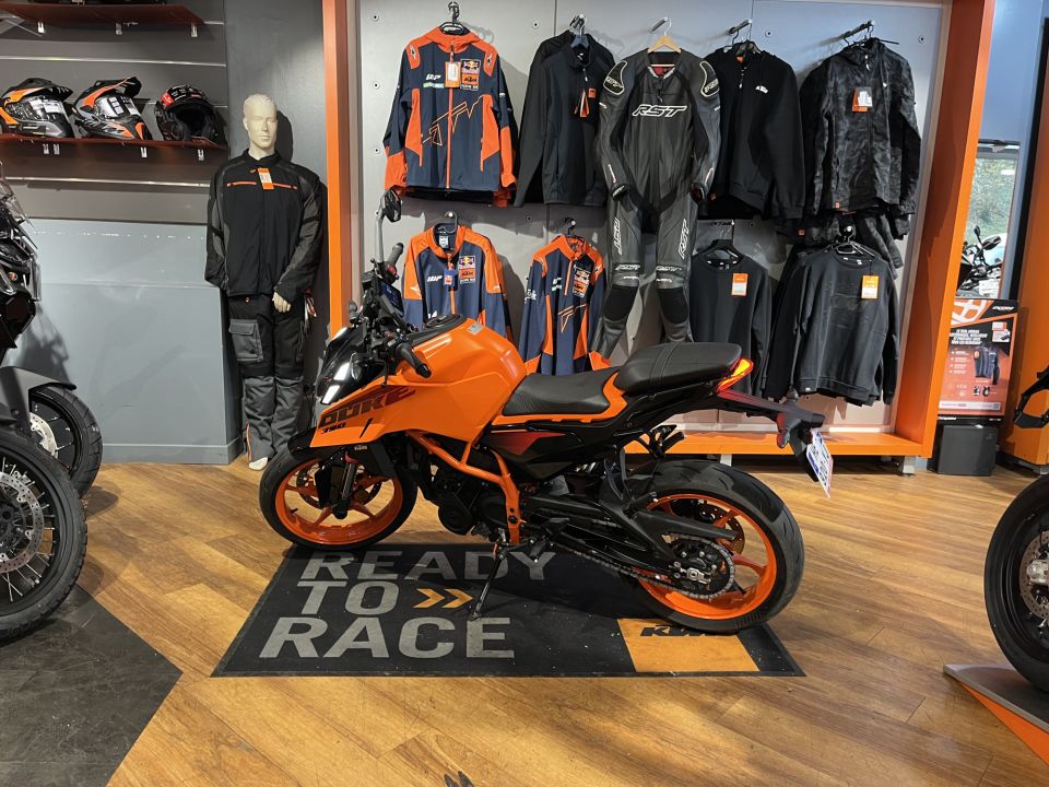 KTM 390 DUKE 4