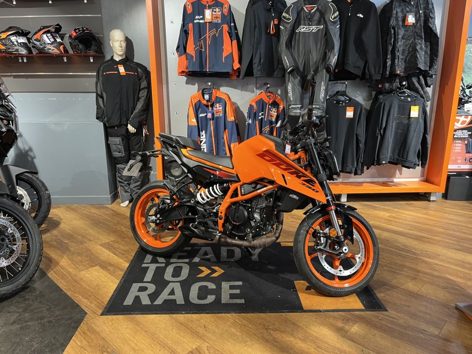 KTM 390 DUKE 4