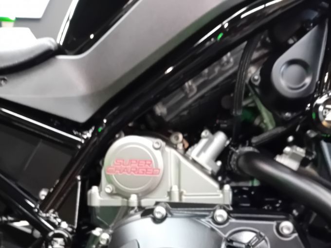 KAWASAKI Z 1000 H2 4