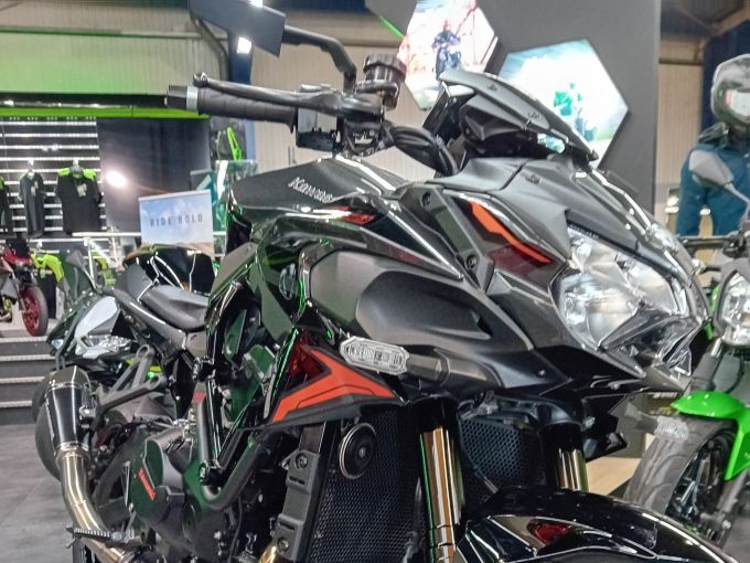 KAWASAKI Z 1000 H2 4