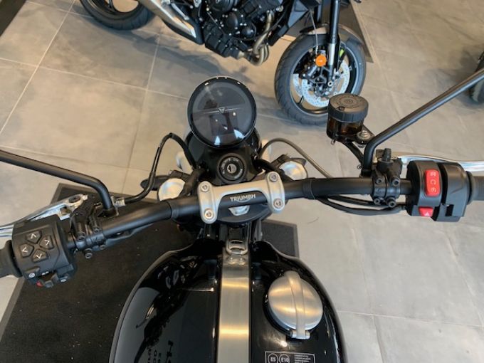 TRIUMPH SCRAMBLER 1200 XE 4