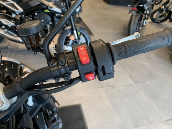 TRIUMPH SCRAMBLER 1200 XE 4