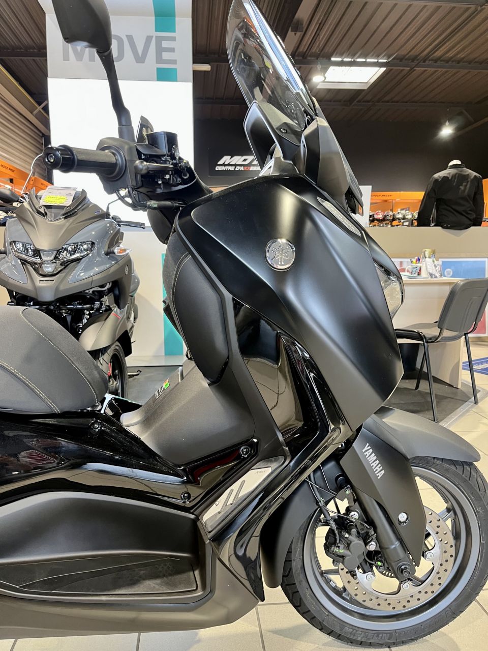 YAMAHA XMAX 300 Tech Max 4