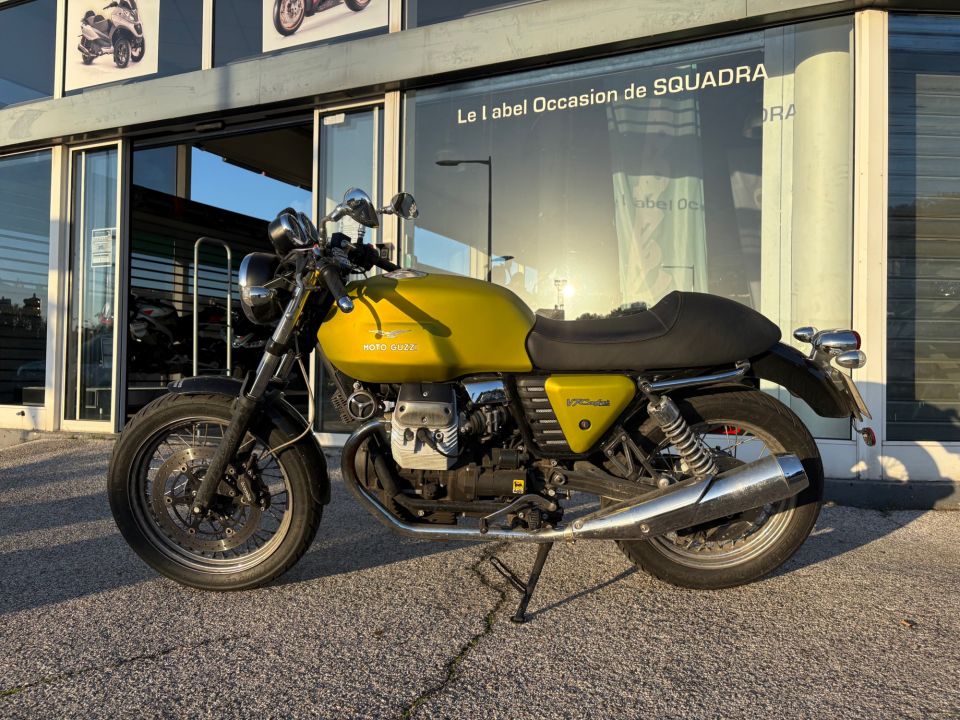 MOTO GUZZI V7 CAFE CLASSIC 4