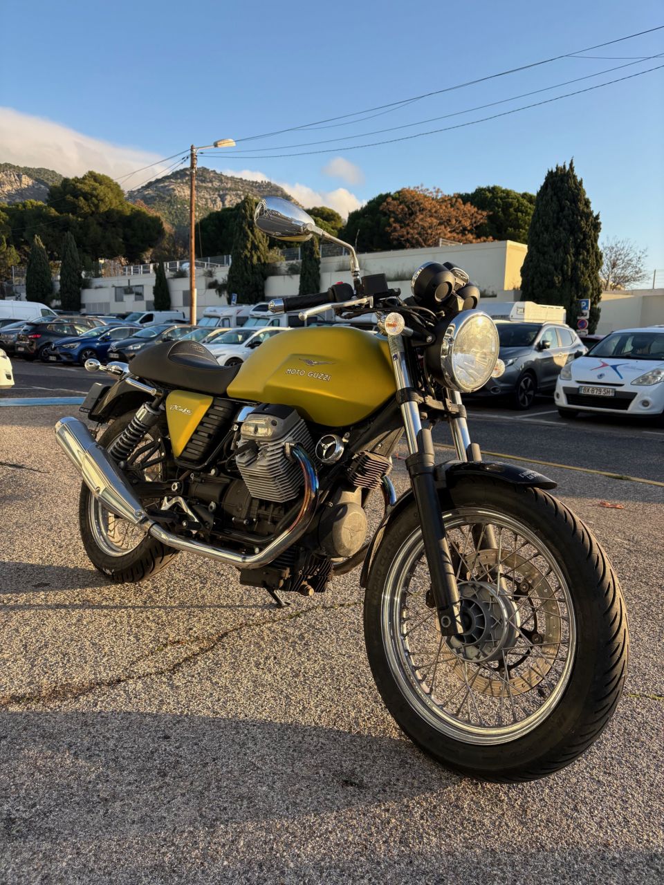 MOTO GUZZI V7 CAFE CLASSIC 4