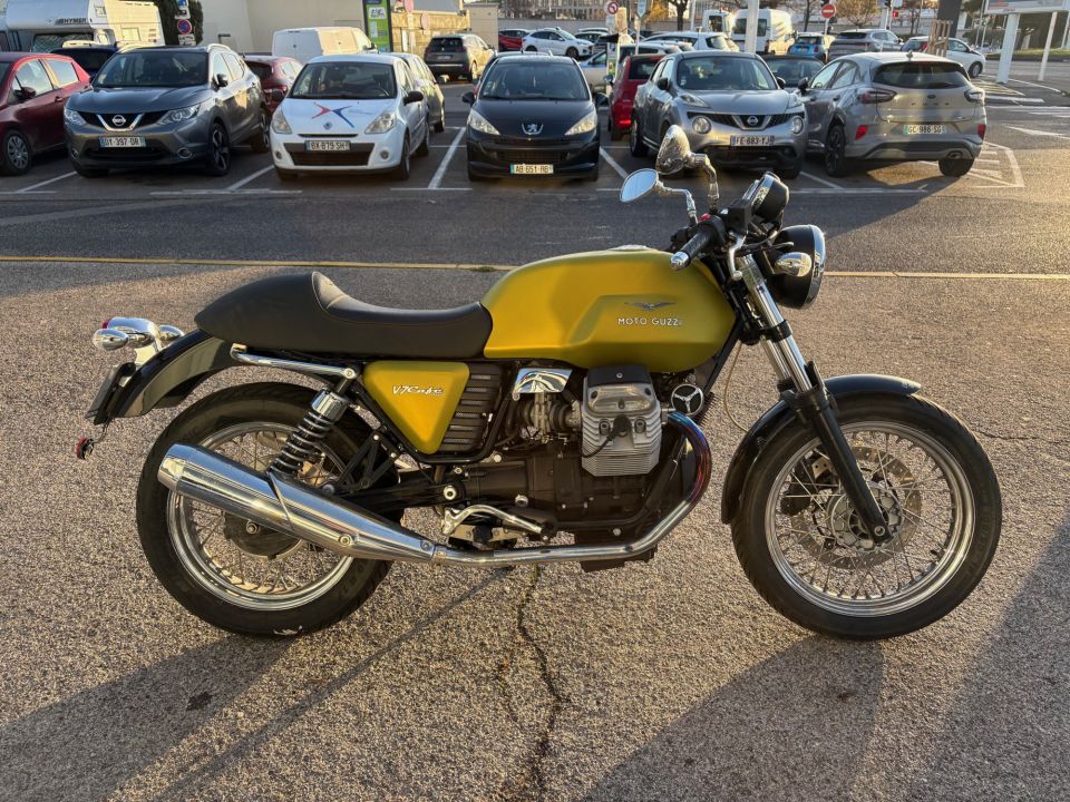 MOTO GUZZI V7 CAFE CLASSIC 4