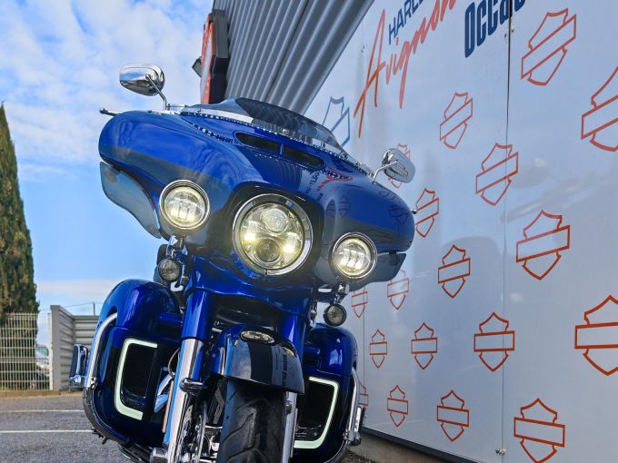 HARLEY-DAVIDSON TOURING STREET GLIDE 1800 CVO 4