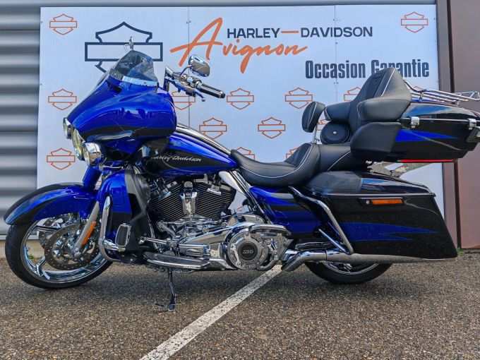 HARLEY-DAVIDSON TOURING STREET GLIDE 1800 CVO 4