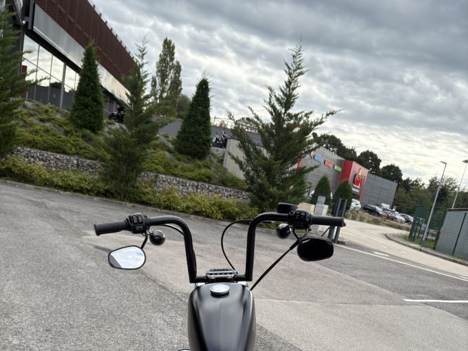 HARLEY-DAVIDSON SPORTSTER IRON 883 ABS 4