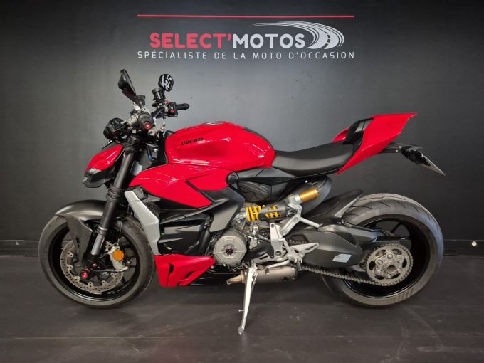 DUCATI STREETFIGHTER V2 4