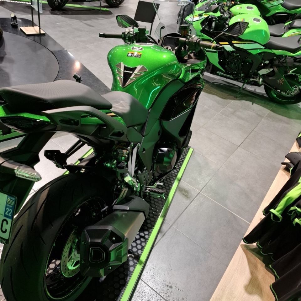 KAWASAKI NINJA 1100 SX SE 4