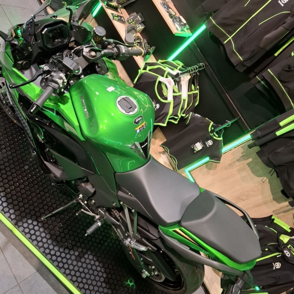 KAWASAKI NINJA 1100 SX SE 4