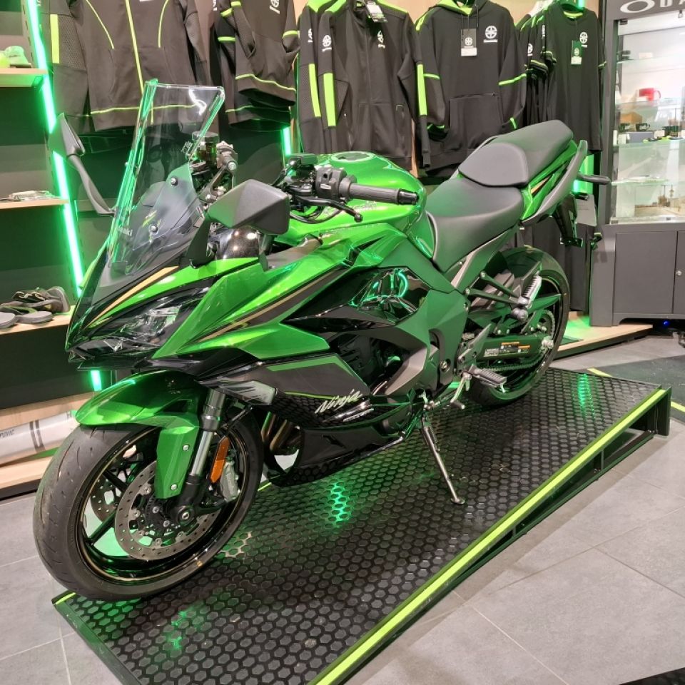 KAWASAKI NINJA 1100 SX SE 4