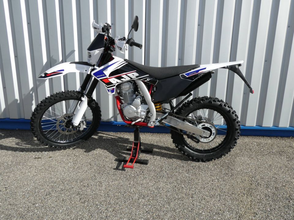 AJP SPR 125 ENDURO 4