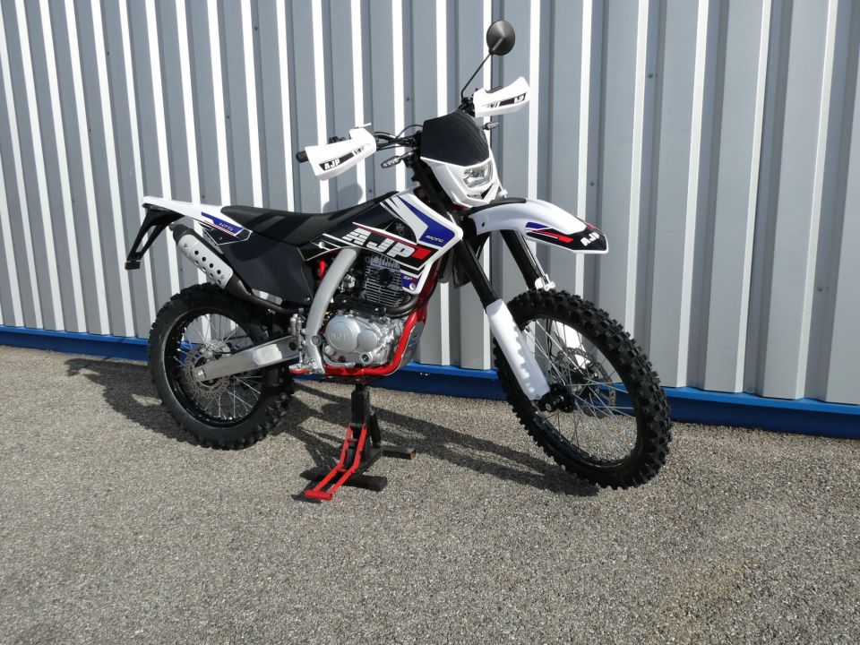 AJP SPR 125 ENDURO 4