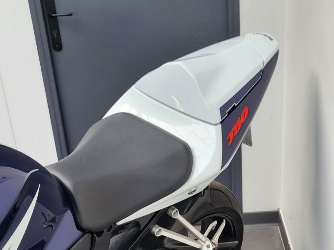 SUZUKI GSX-R 750 4