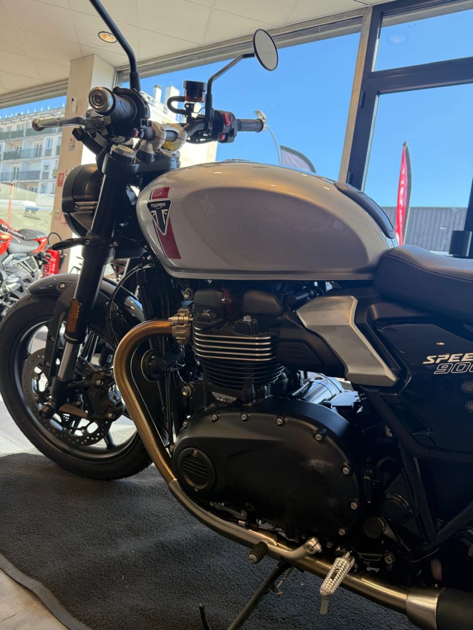 TRIUMPH SPEED TWIN 900 4