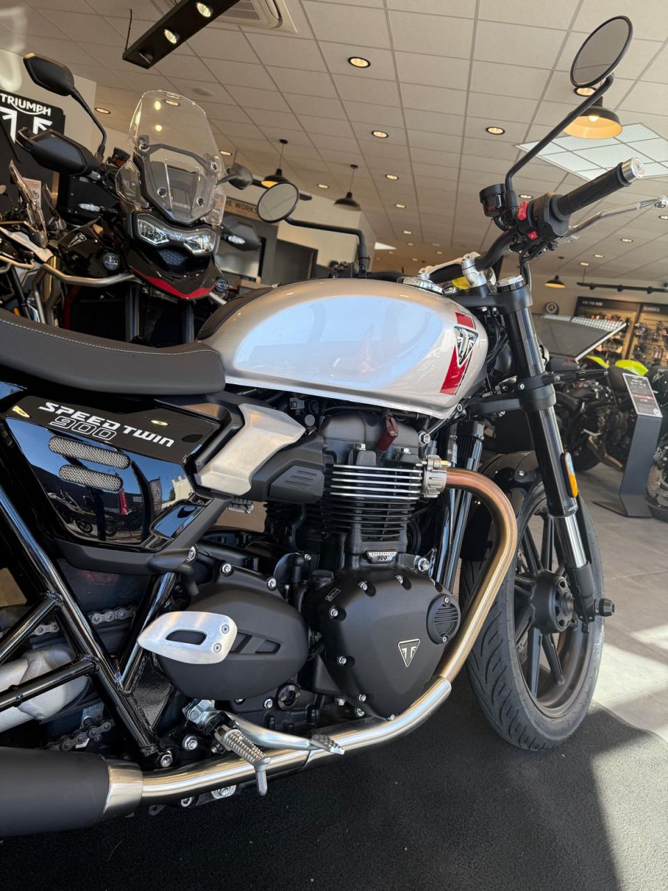 TRIUMPH SPEED TWIN 900 4