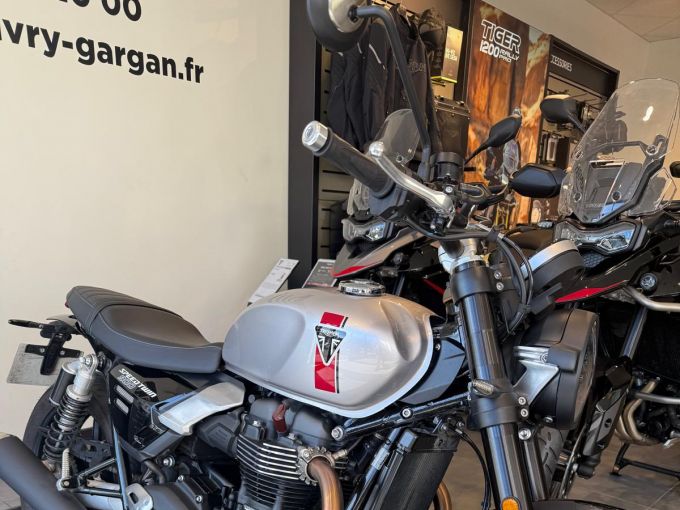 TRIUMPH SPEED TWIN 900 4
